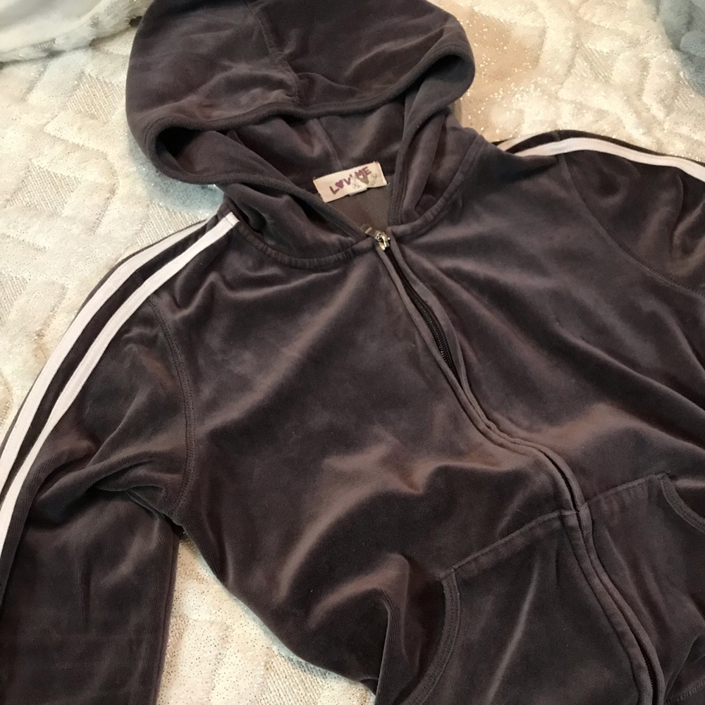 youth sweater size m